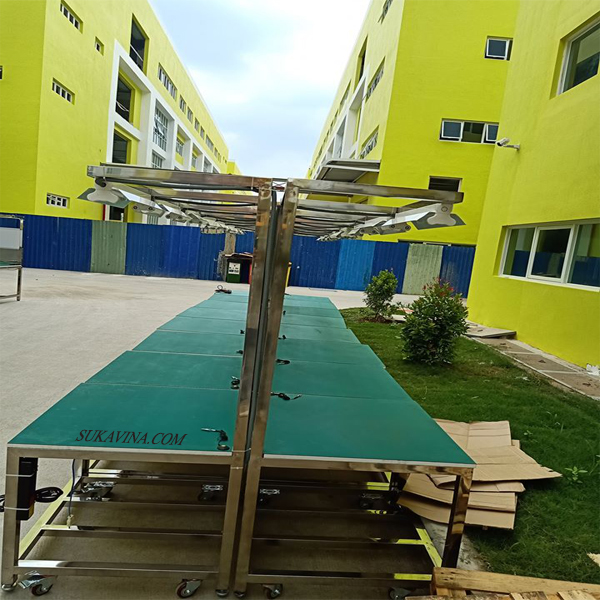 ban-thao-tac-khung-inox-01.jpg (261 KB)